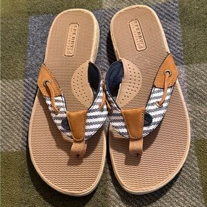 Women’s Sperry Topsider Tan Leather & Navy White Striped Thong Sandals Size 8M